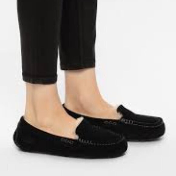 UGG Ansley Moccasin  Woman Slippers Size 6 - Picture 1 of 8